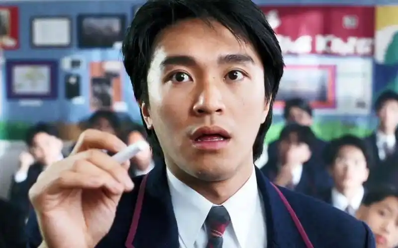 "周星驰"化身最嚣张高中生,泡女老师,打学校恶霸,连乌鸦哥都被打服