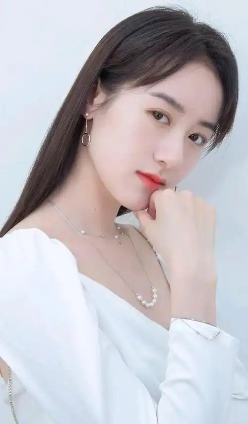 美丽女神袁冰妍楚楚动人