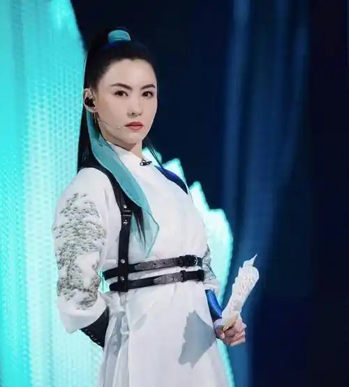 张柏芝时隔多年再穿古装,二公造型梦回《河东狮吼》,颜值好惊艳_节目