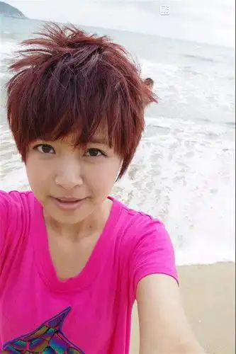 喻佳丽生活照片曝光整容了吗?11届快女喻佳丽现状怎么样了