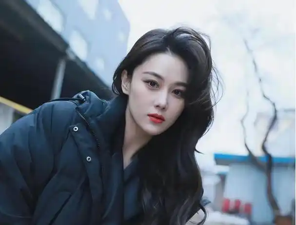 如今才明白,张馨予为何能靠"嫁人改命",原来错的从来都不是她