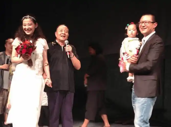 大器晚成陈明昊:和章子怡,刘烨是同学,曾暗恋梅婷却遗憾错过_话剧