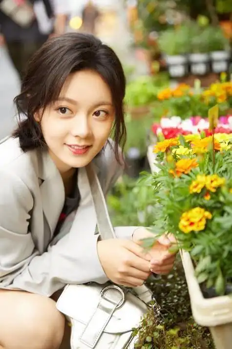 张译没有说错,赵今麦和张子枫,已走上两条完全不同的大路|冯小刚