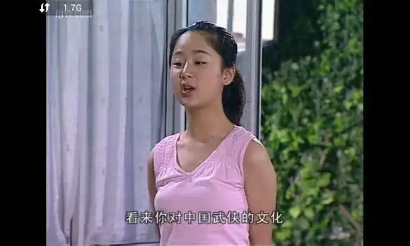 杨紫与男友车内热吻缠绵【附《家有儿女》精彩图】