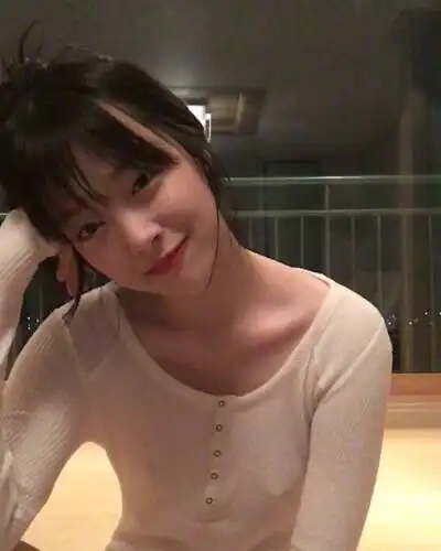 人间蜜桃崔雪莉ins