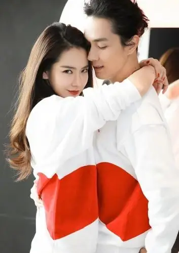 像明星情侣一样秀出你们的甜蜜合照吧~想知道你和ta前世的关系?