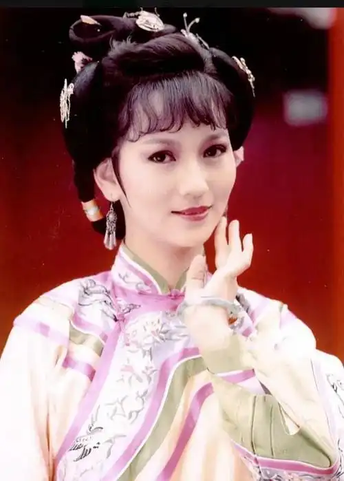 赵雅芝一生讨厌两个女人:一个跟她抢男人,一个曝出她的婚外情