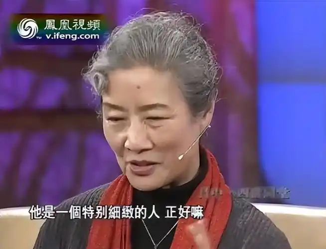 演员吕中:23岁嫁同学,今儿子儿媳是她的骄傲,女儿是国人的骄傲