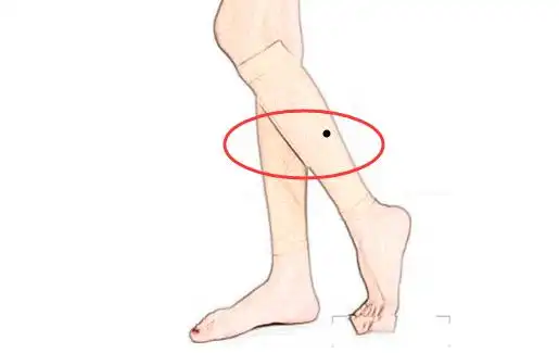 小腿上长痣若是小腿长吉痣,这样的人为人诚恳,踏实肯干,懂得一步一个