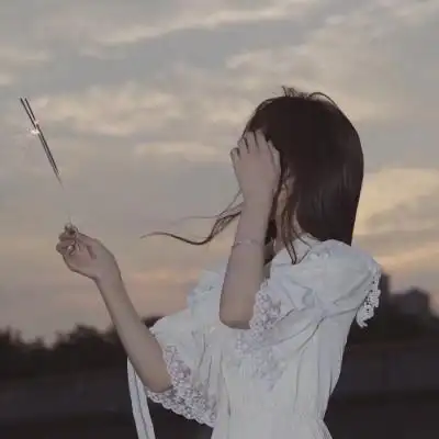 高清好看的女生头像不露脸仙气飘飘背影图片