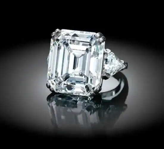 对美的极致追求和对奢华生活的向往拍卖会上的十大精品珠宝欣赏