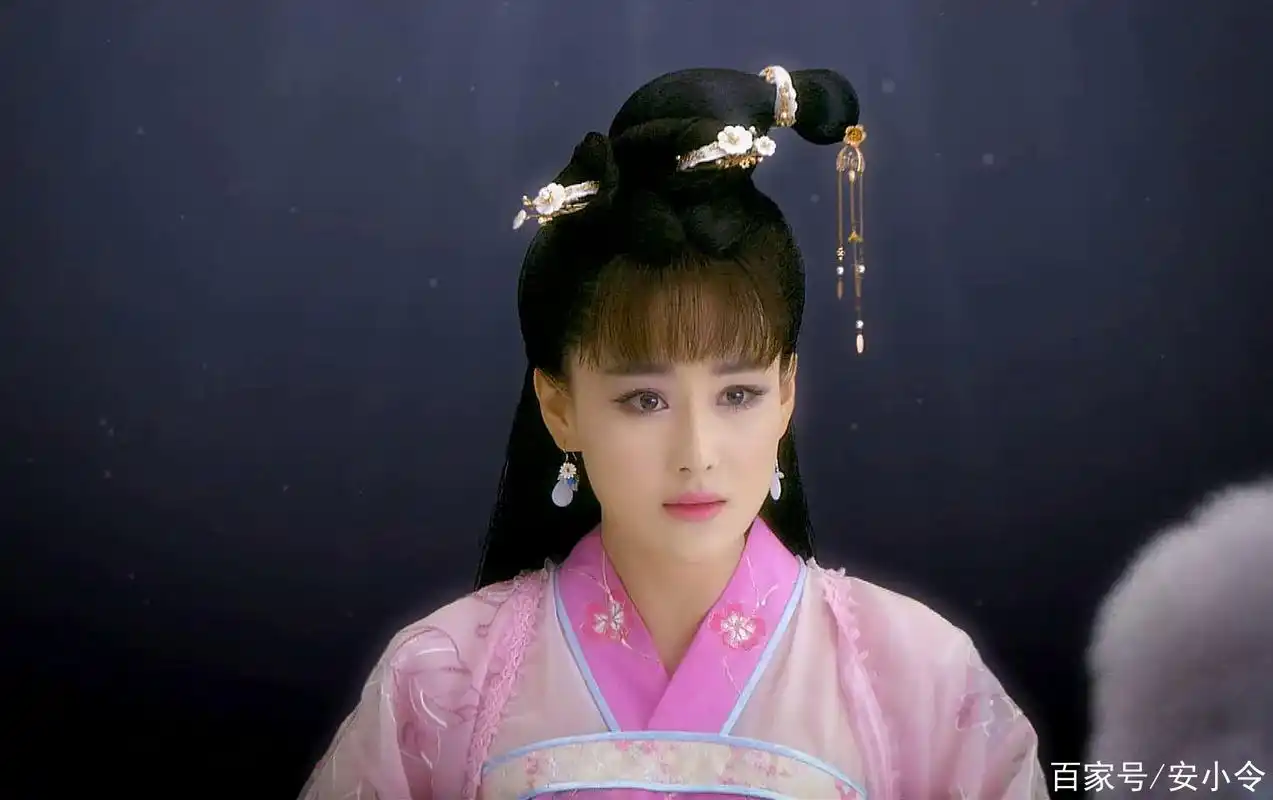 张馨予在《封神英雄榜》中的唯美剧照,妆容美艳显妖气!