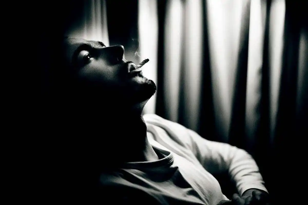 抽烟写真-抽烟头像男-伤感霸气抽烟女孩图片(29p)