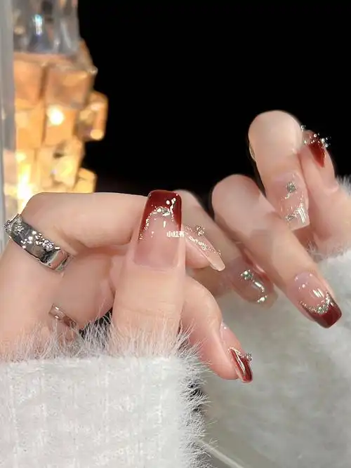 显白色黄皮姐妹也可以驾驭哦看起来就很高贵大气的样子～·#新手美甲