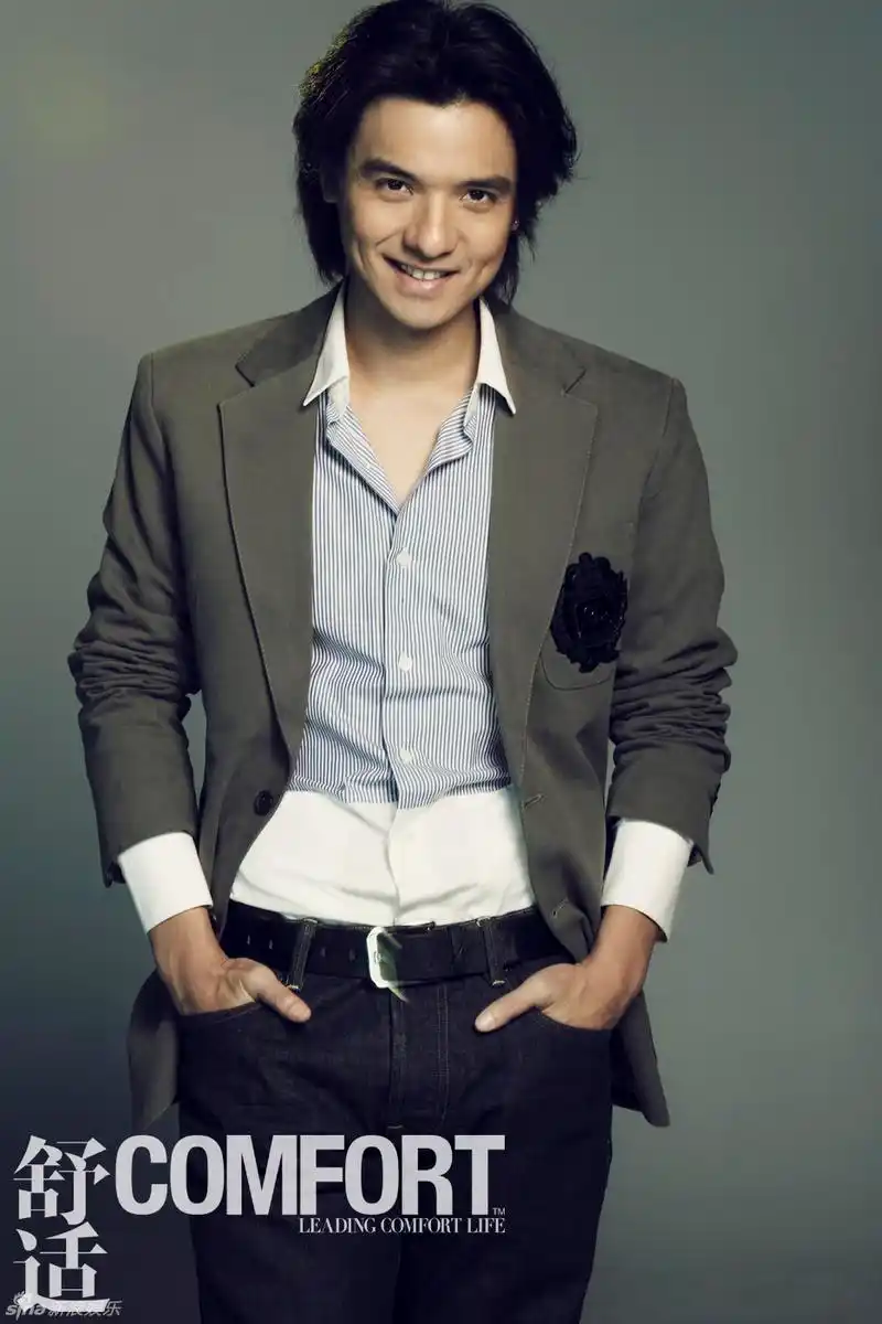 冯德伦杂志写真封面