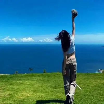 高级感背影头像女