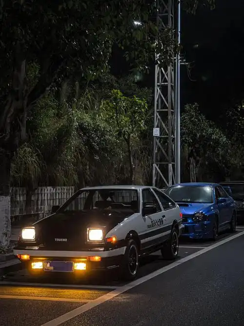 今晚见到了动漫头里文字d的ae86