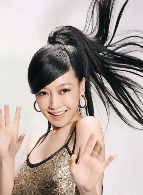 《粉红女郎》中哈妹女演员 薛佳凝