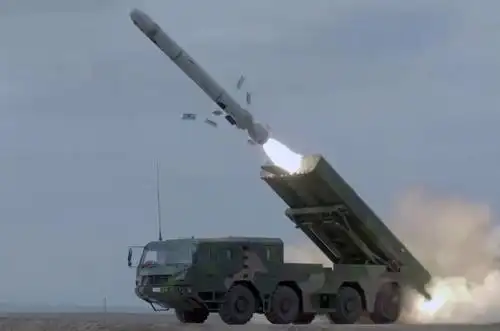 东风10与东风16混编齐射16弹,这套组合铁拳全球仅中国拥有