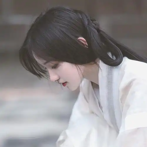 "空山新雨后,天气晚来秋" 微博自截 古风汉服女生头像