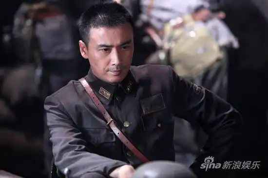 柳云龙饰演谢云汉《铁血壮士》剧照新浪娱乐讯 抗战题材电视剧《铁血