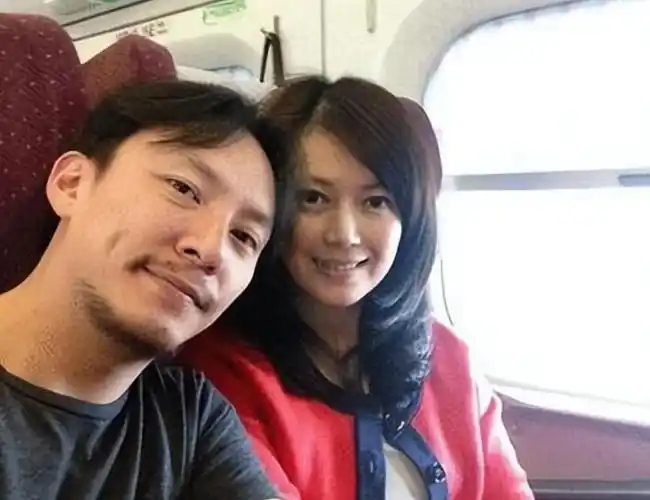 她不仅拿出了证明大张伟清白的证据,甚至还放弃了>井柏然经纪人>的