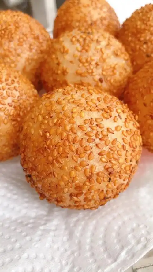 随风飘动的歌做的空心麻圆(芝麻球)