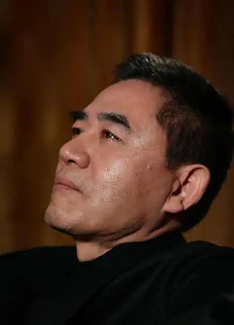 陈宝国:真话惹的祸陈宝国是一位备受尊敬的老前辈,他在演艺圈拥有极高