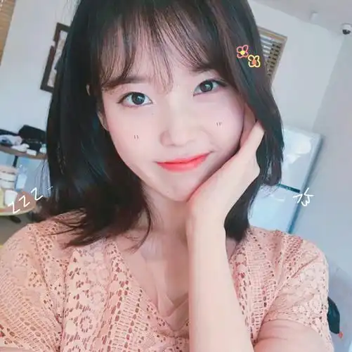 李知恩头像拿图点赞