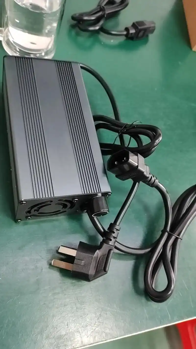 小牛九号台铃雅迪爱玛小刀绿源电动车充电器.小牛九号台铃雅迪爱 - 抖