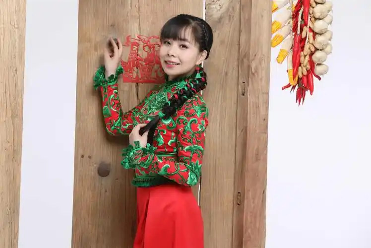 王二妮连发五首新歌 匠心独具续写天籁传奇|陕北民歌| 歌曲_凤凰音乐