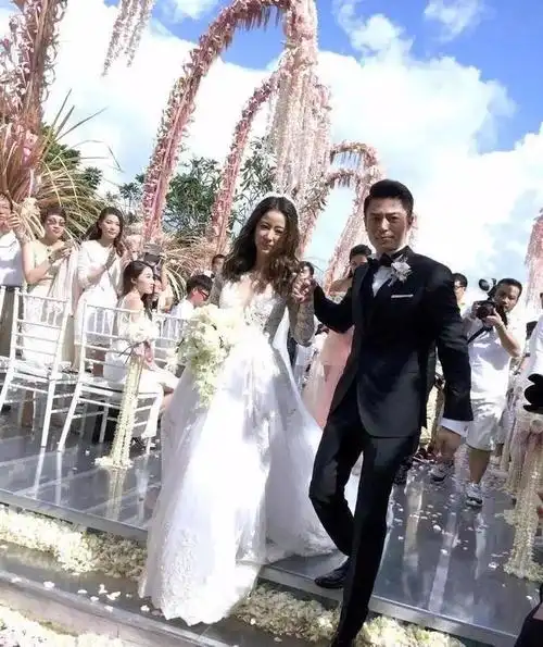 赵薇怎么了(赵薇,她到底错在哪了?)-第25张图片-盖岑网