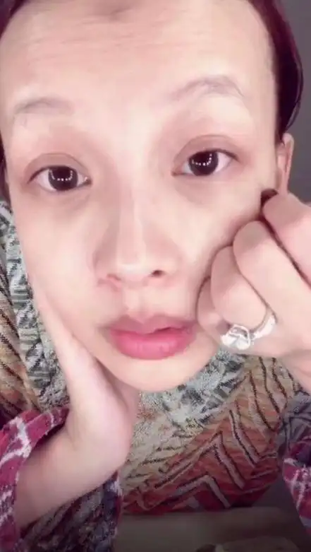 素颜无人识的6位女星镜头中貌美如花卸妆后大姐你谁