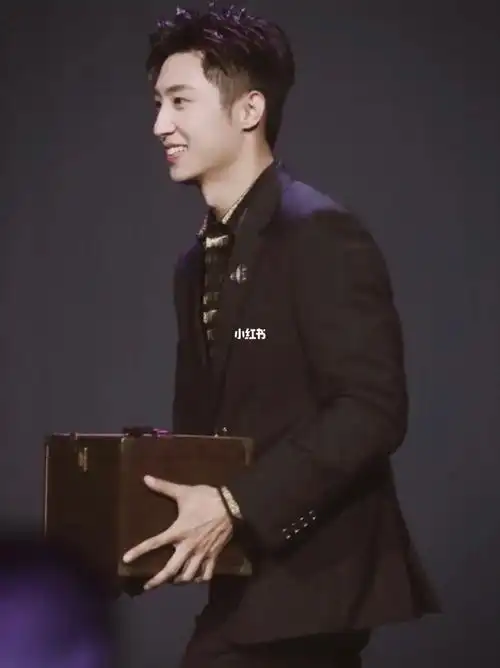 黄景瑜  #安利黄景瑜  #宝藏男孩黄景瑜  #侧脸  #侧脸杀