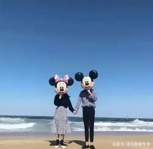 适合在朋友圈秀恩爱的句子,不会的同学搬好小板凳准备上课啦!