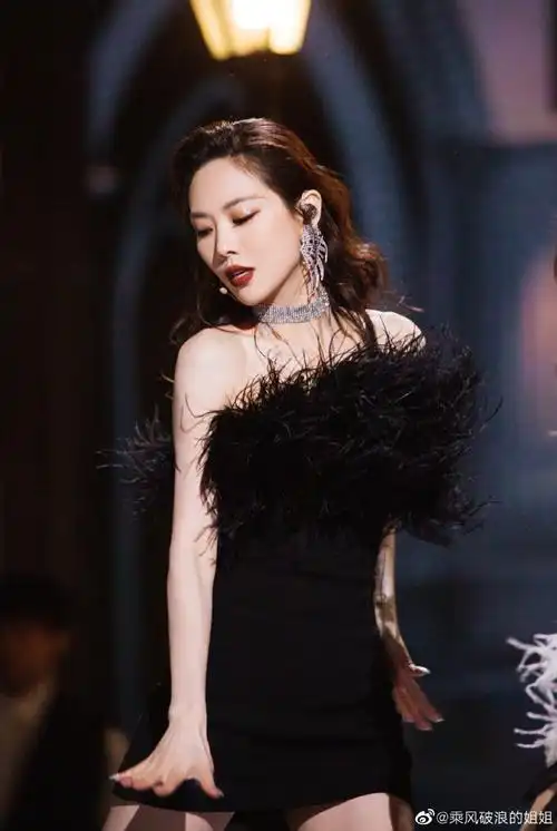 王霏霏新专辑不霏##王霏霏新专辑冷感海报