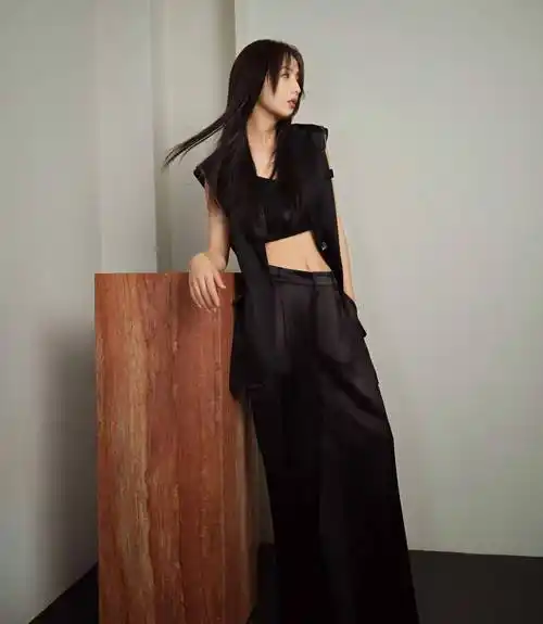 佟丽娅最新杂志大片来袭,时隔多年再留起长发,清纯如玉女