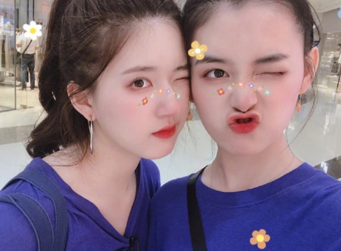 有种"塑料姐妹"叫蒋依依赵露思,一张合影都耍心机,我也是醉了