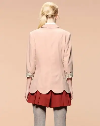 豆沙色气质七分袖外套