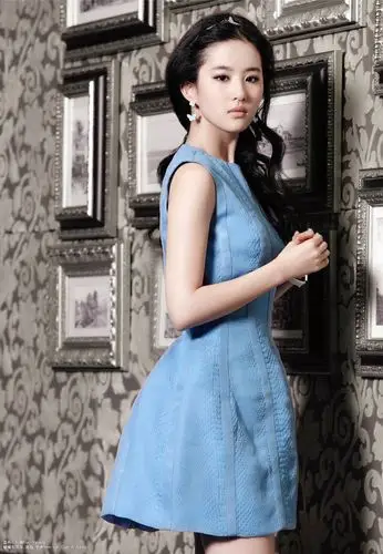 【老派的优雅刘亦菲】 2009年3月 《北京青年周刊》 刘亦菲 完美得像