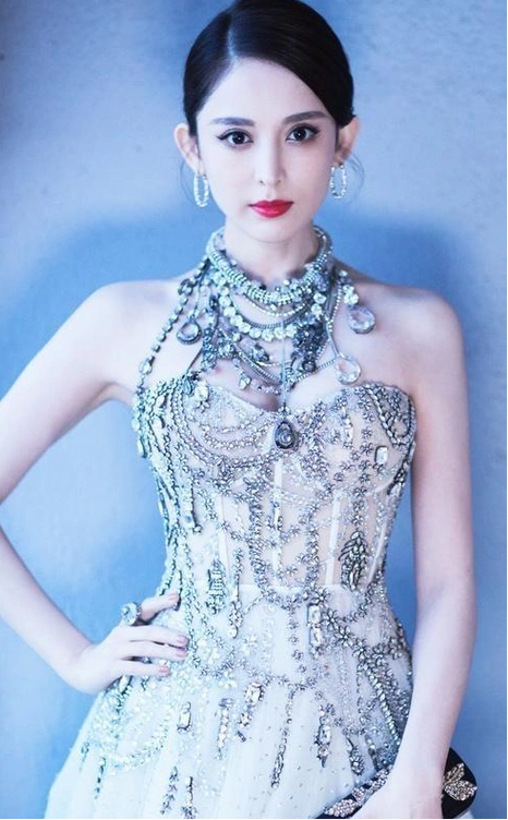 滤镜下是美女,现实中是女鬼!这些瘦到病态的明星,真恐怖