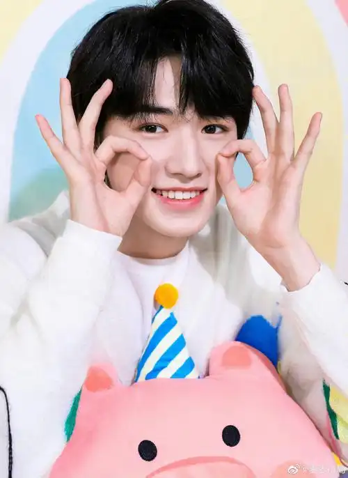 9015全世界最可爱的宋亚轩轩宝宝! 六一快乐!