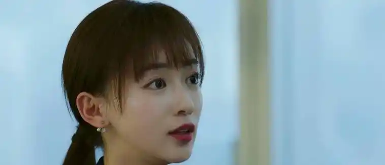 《正青春》吴谨言饰演的小鱼,人聪明,工作方法多,人物性格鲜明_公司