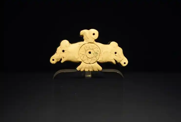 新华全媒当冬奥会奖牌邂逅5000年前玉文化探秘凌家滩遗址