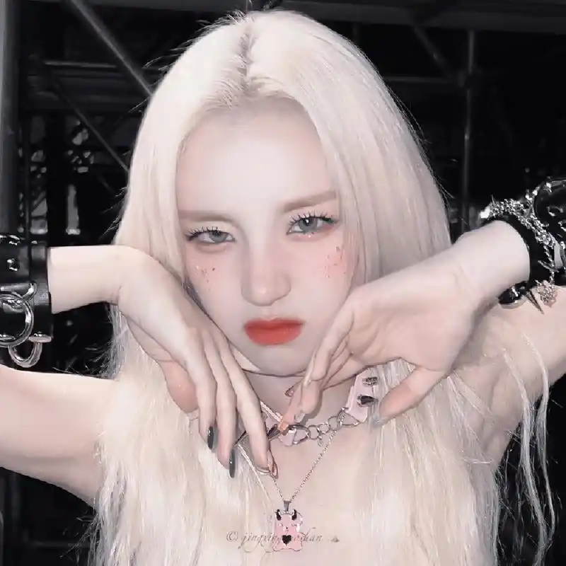 宋雨琦那些美出天际的神仙照片92 个人觉得这些图特别适合用来当