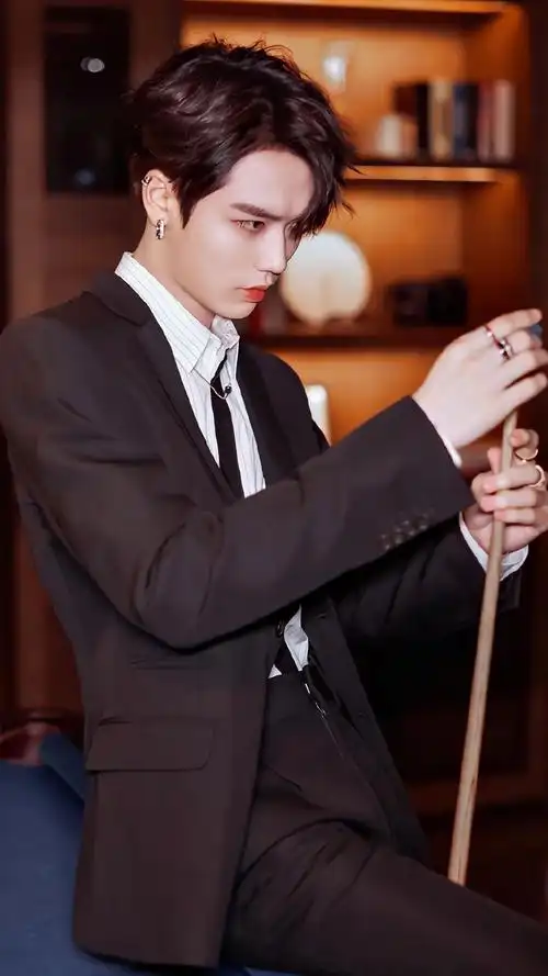 适合男生手机壁纸图片冷酷林彦俊高冷帅气迷人