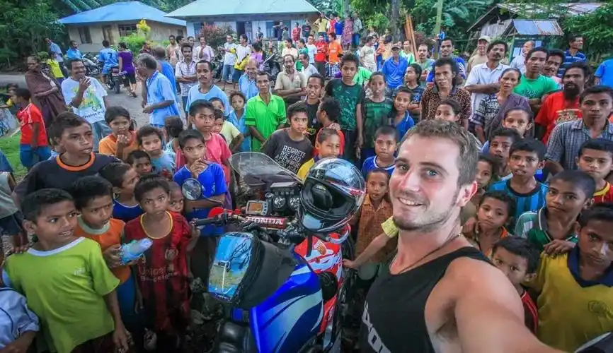 有些鸟儿是关不住的因为他们的羽翼太绚烂