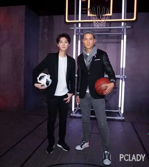 那一夜,吴彦祖和鹿晗,他们让我二选一