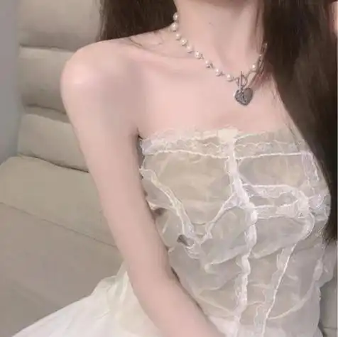 性感锁骨女生头像你喜欢吗