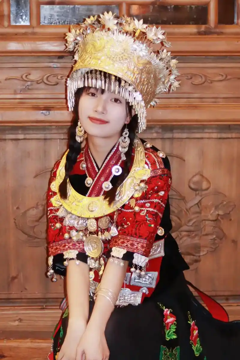 苗族少女.#少数民族风情 #苗疆女子 #摄影 #下蛊 @抖音 - 抖音